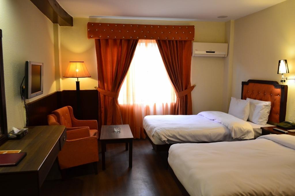 Amer Hotel Lahore Exterior foto