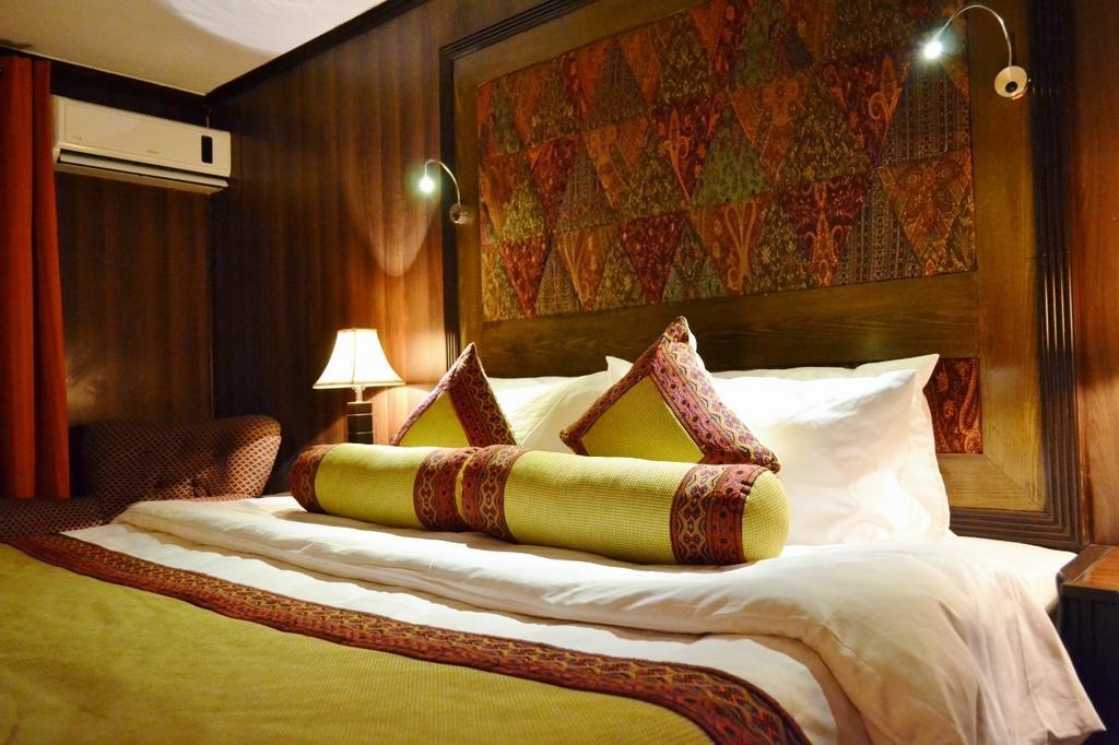 Amer Hotel Lahore Exterior foto